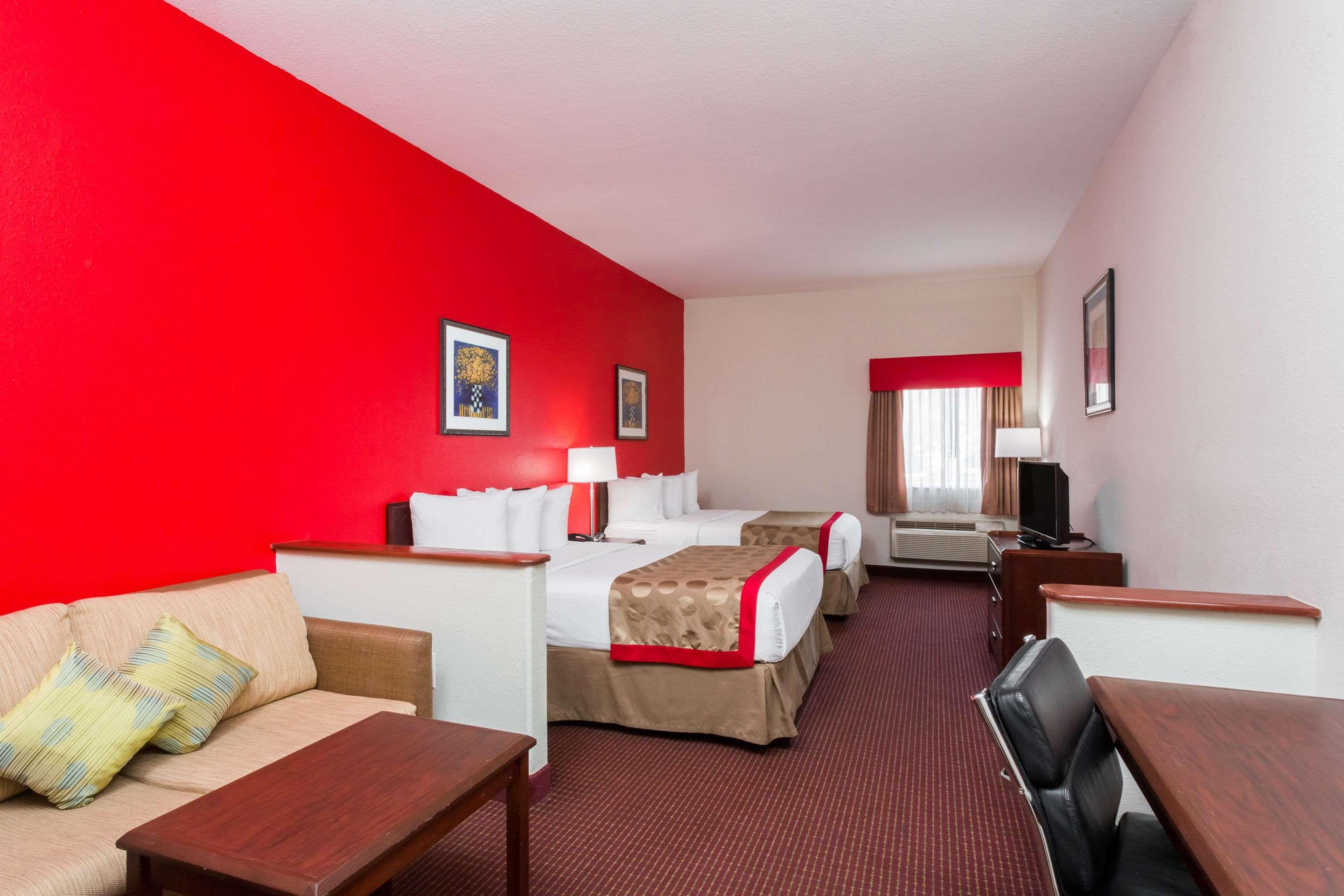 Quality Inn Zephyrhills-Dade City Buitenkant foto