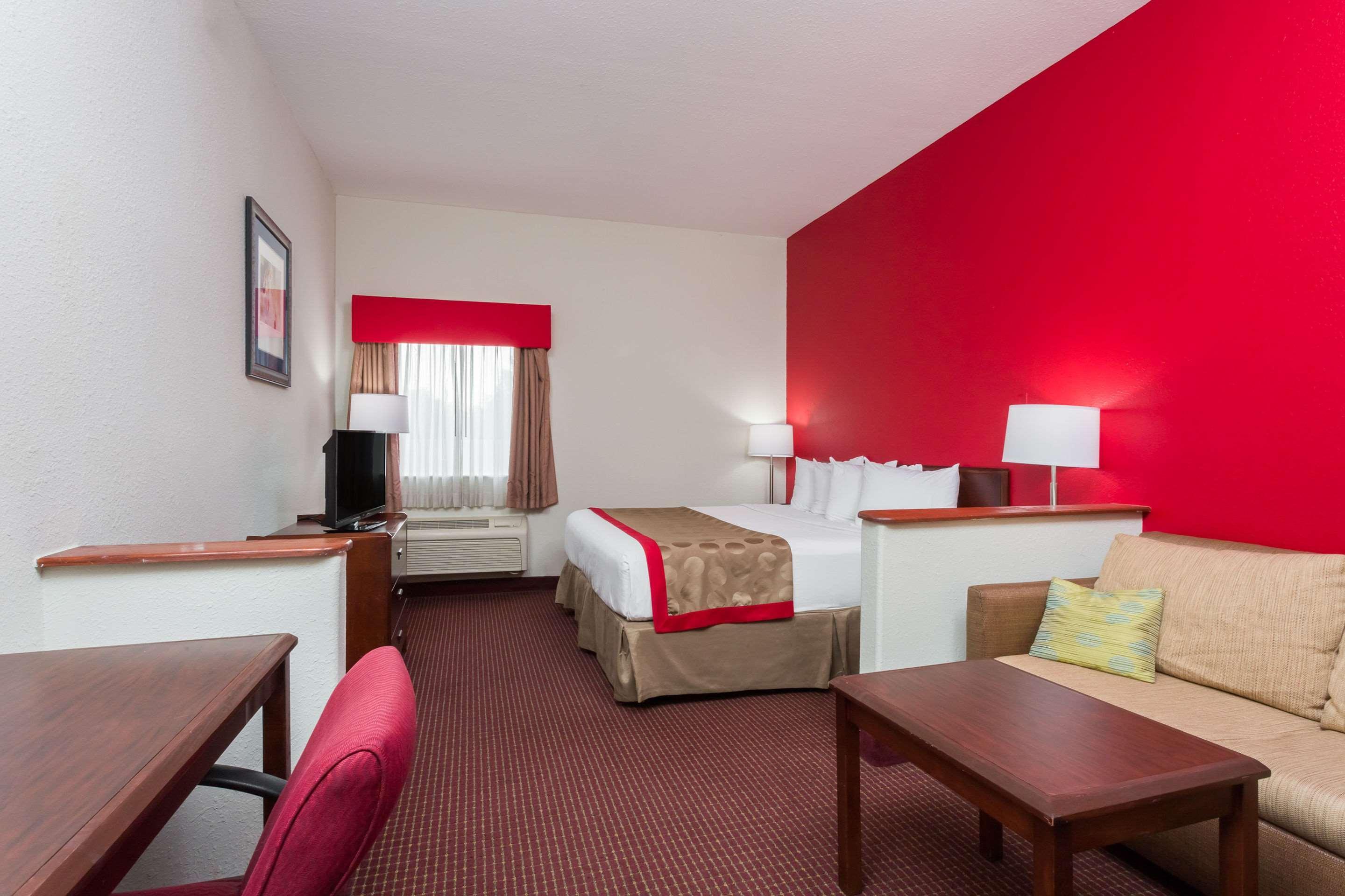 Quality Inn Zephyrhills-Dade City Buitenkant foto