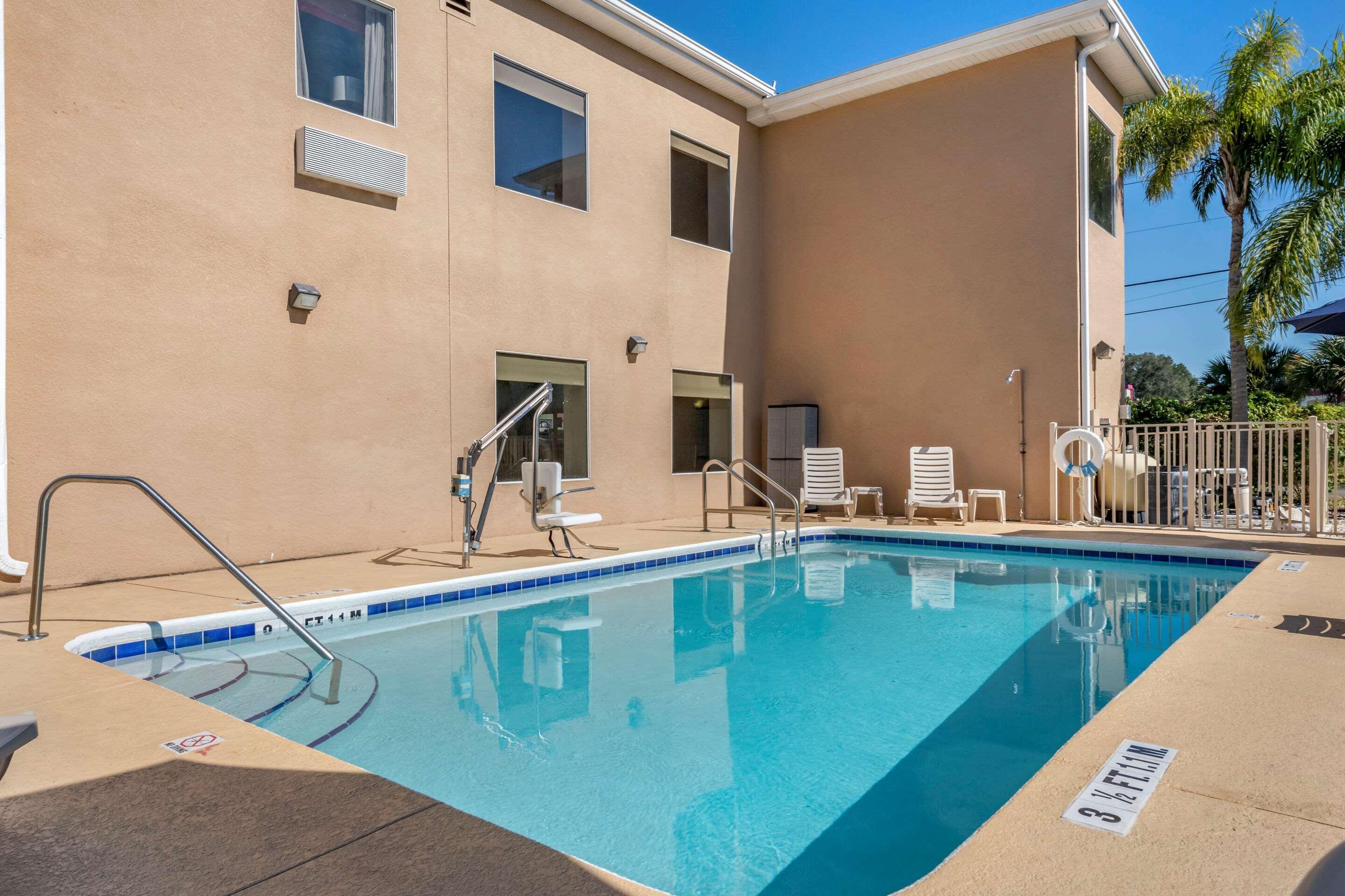Quality Inn Zephyrhills-Dade City Buitenkant foto
