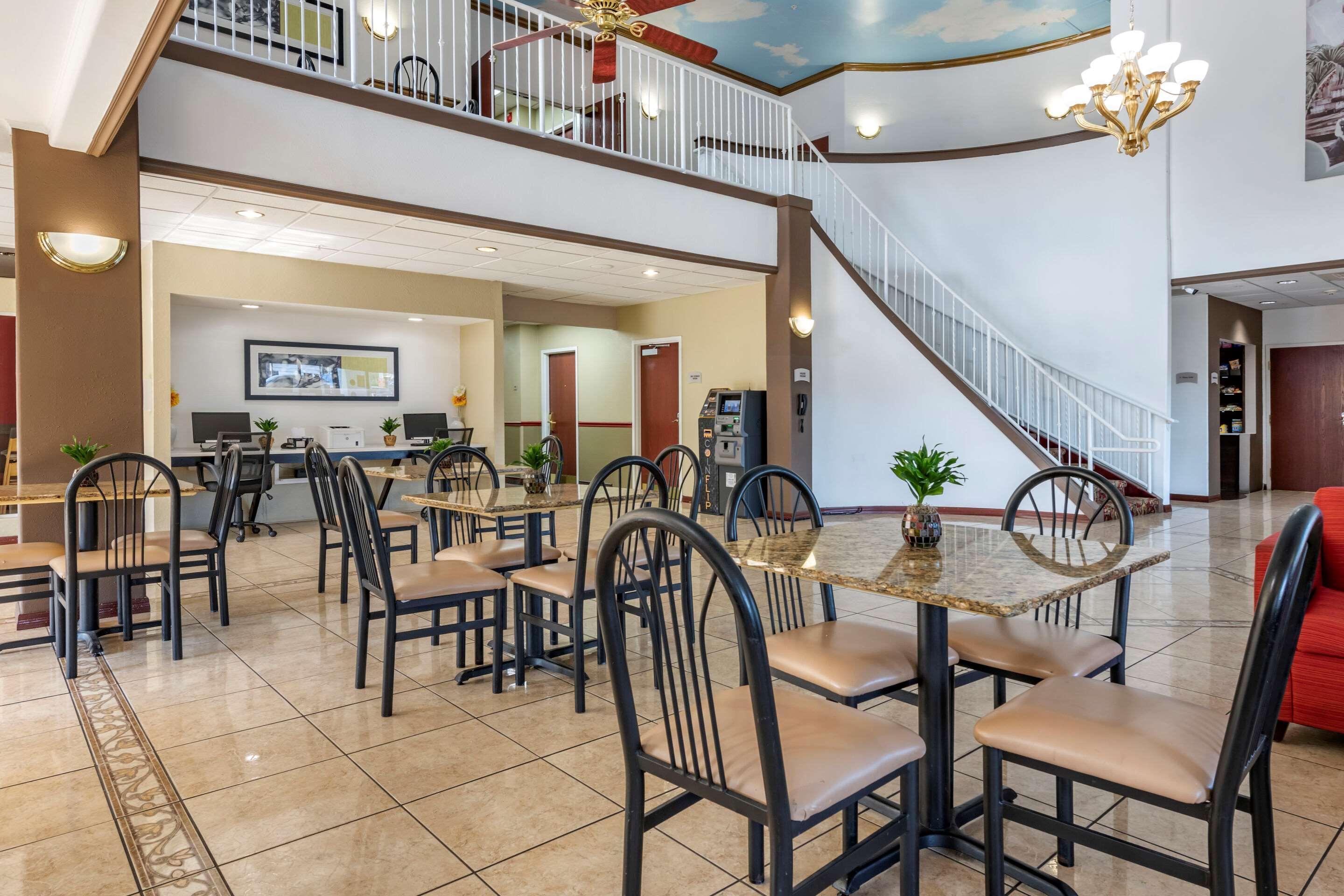 Quality Inn Zephyrhills-Dade City Buitenkant foto