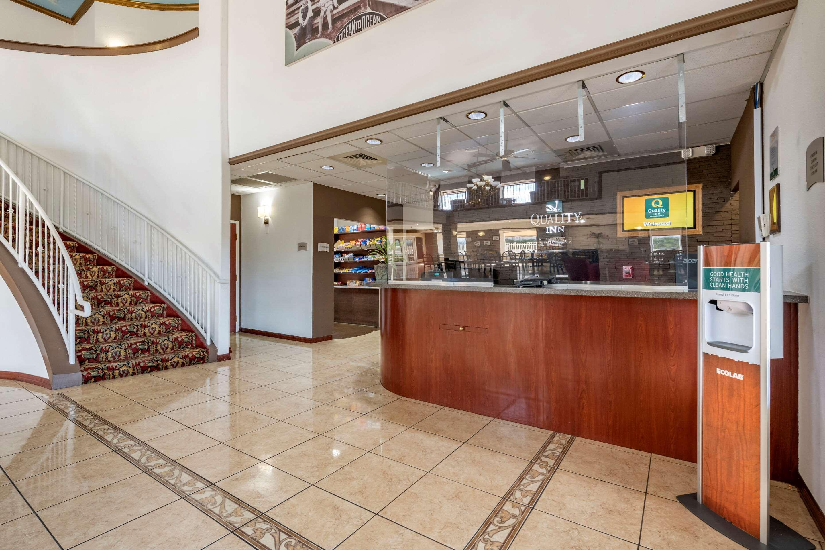Quality Inn Zephyrhills-Dade City Buitenkant foto