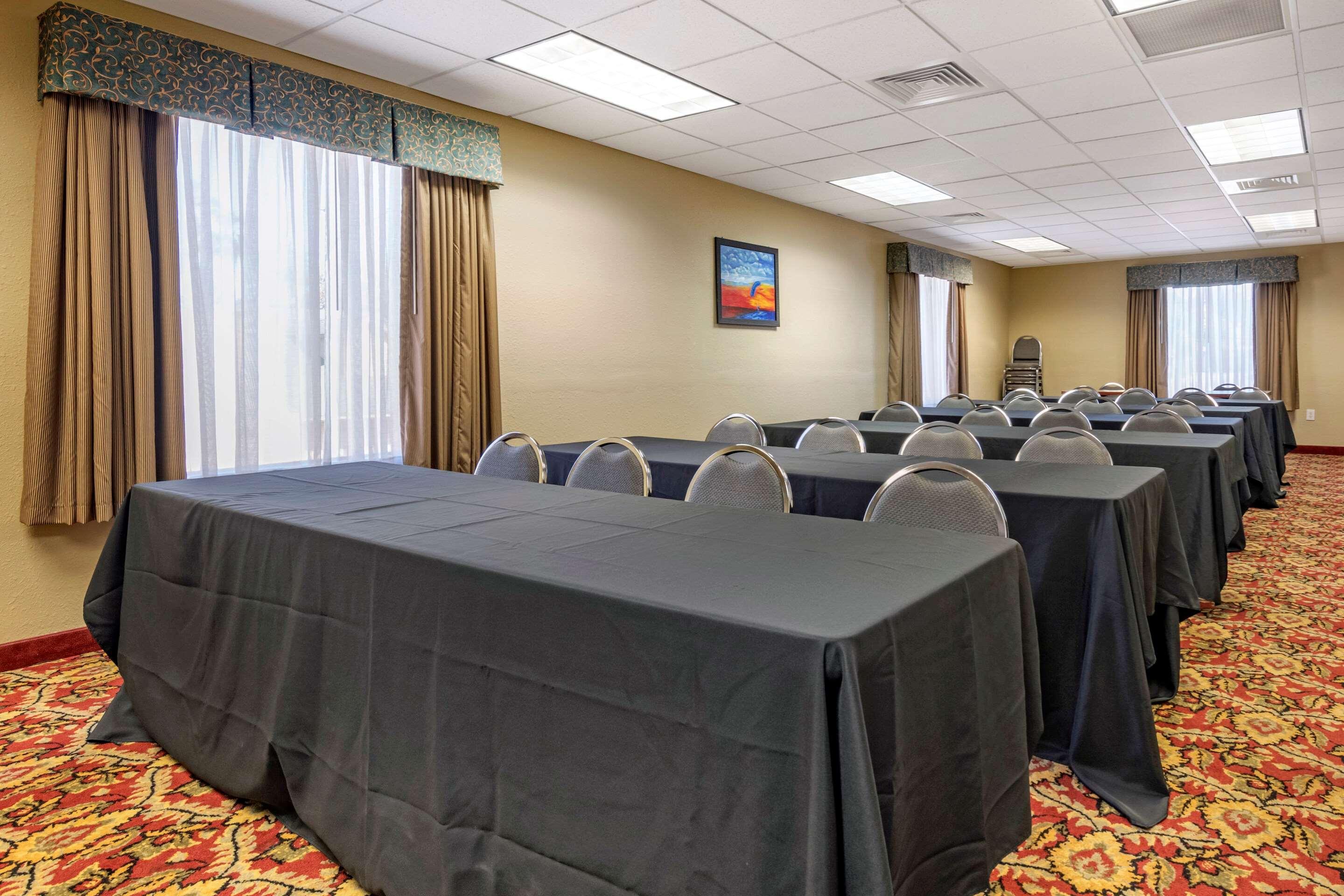 Quality Inn Zephyrhills-Dade City Buitenkant foto