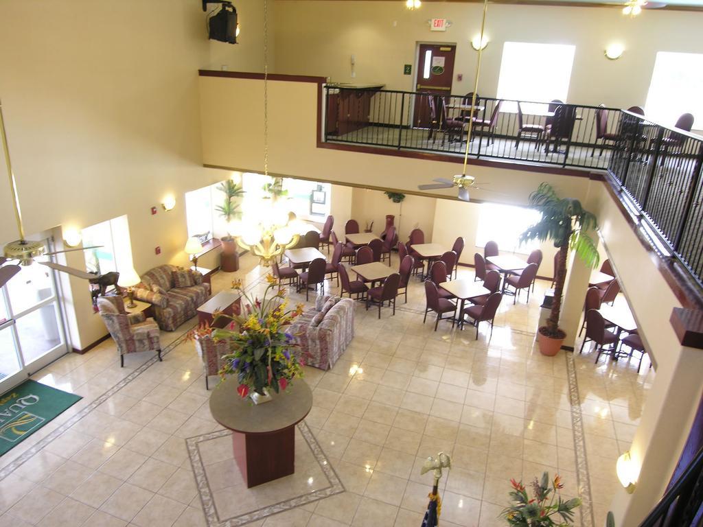 Quality Inn Zephyrhills-Dade City Buitenkant foto